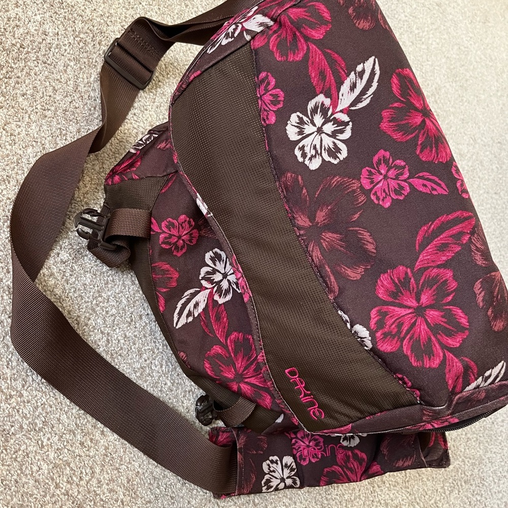 Dakine Messenger Bag